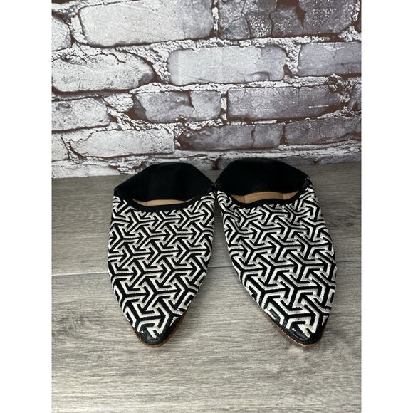 Black and White Geometric pattern flat Pointed Toe Mules Men Sz 45EU/12M US main image 2